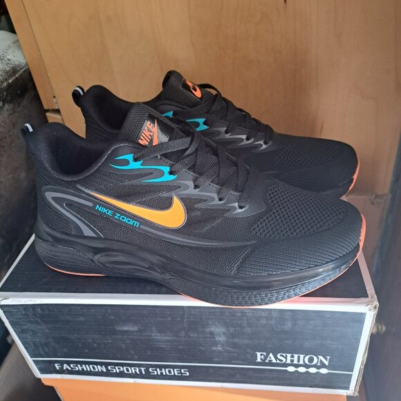 Nike shoes sneakers for women and men - Picture 1 of 3